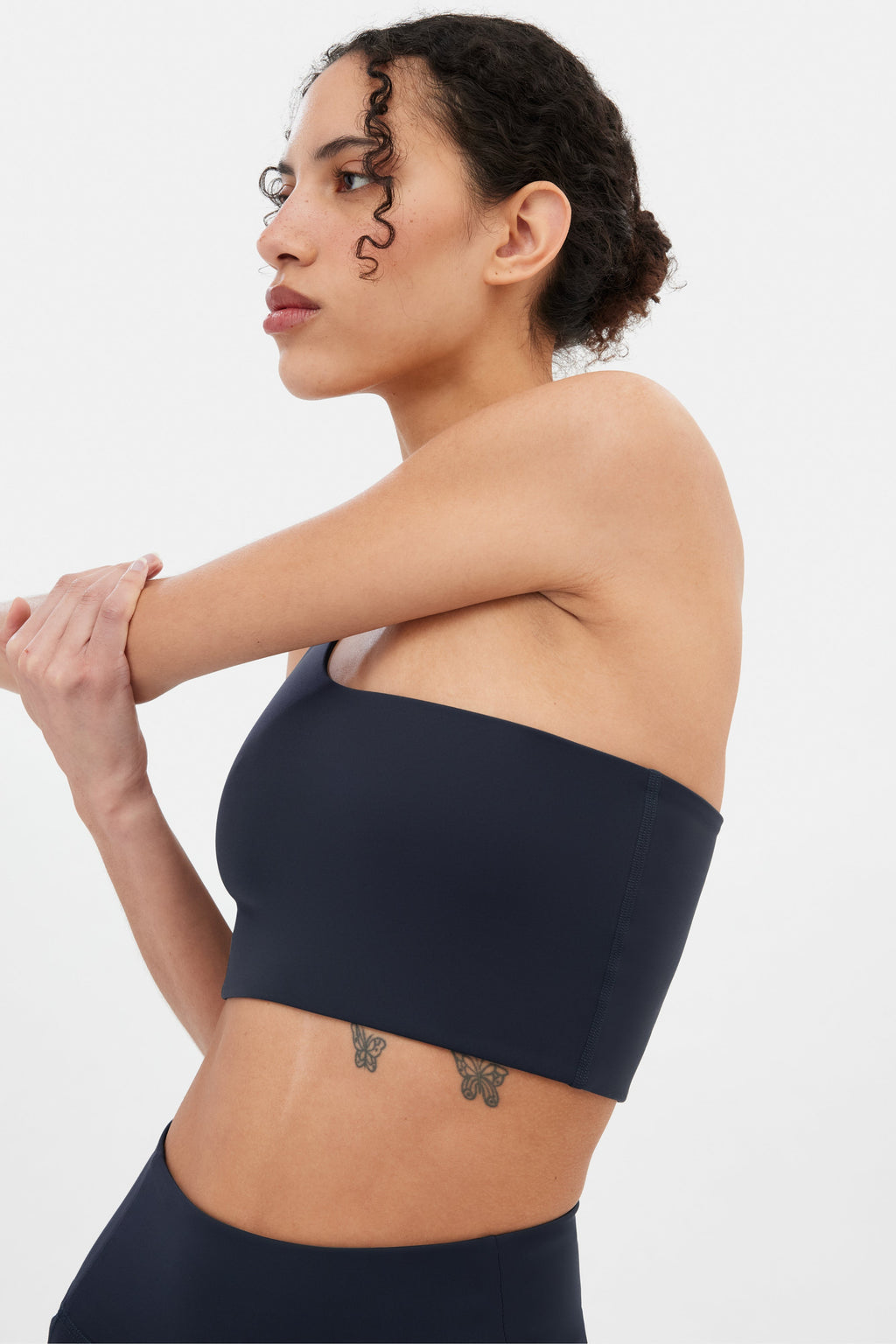 Soutien-gorge asymétrique à une épaule