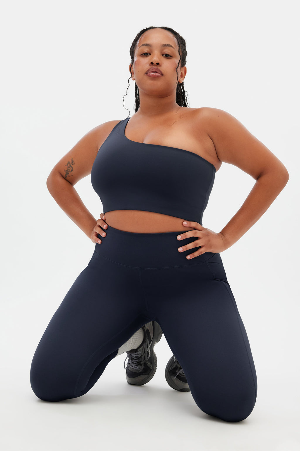 Soutien-gorge asymétrique à une épaule