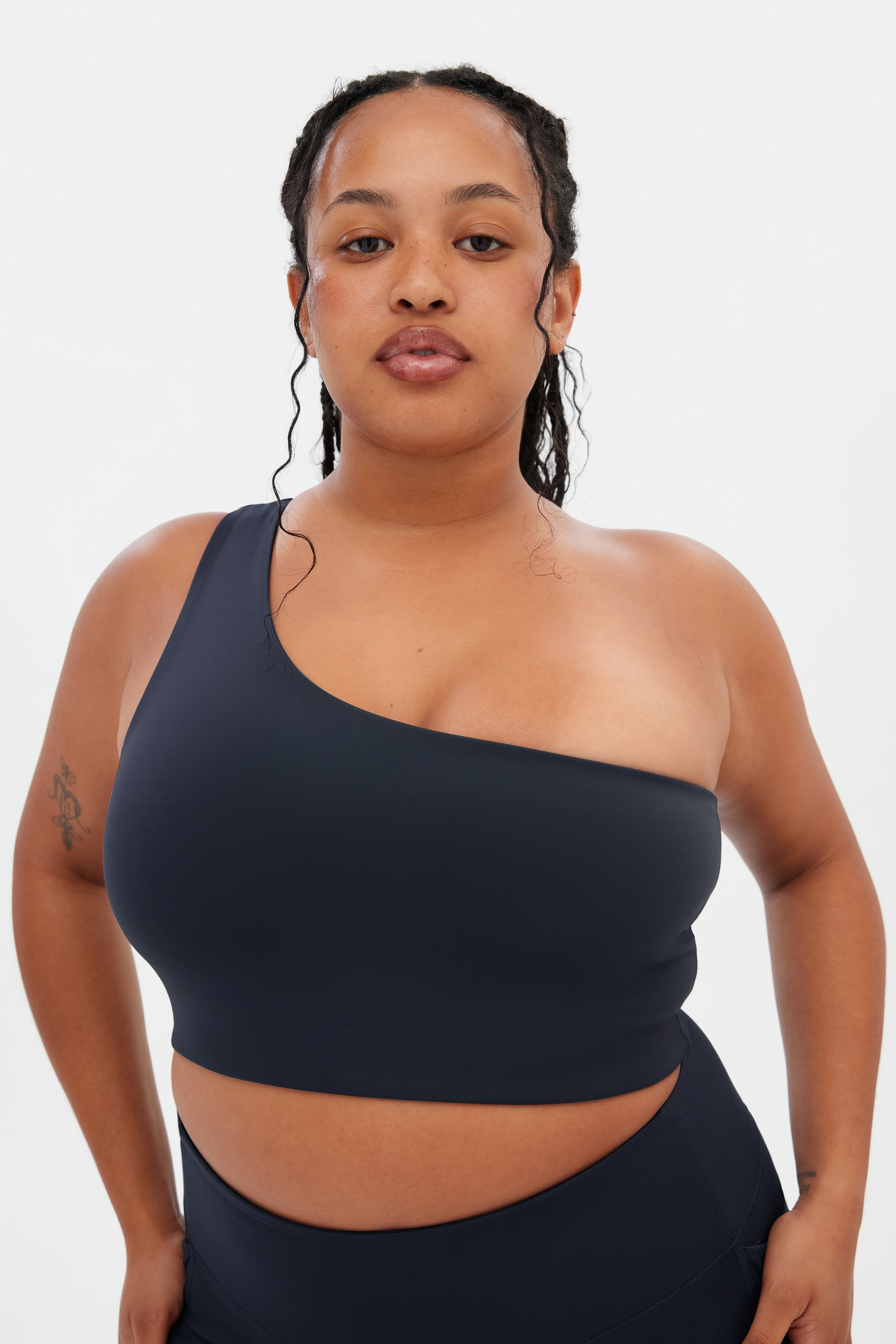 Soutien-gorge asymétrique à une épaule