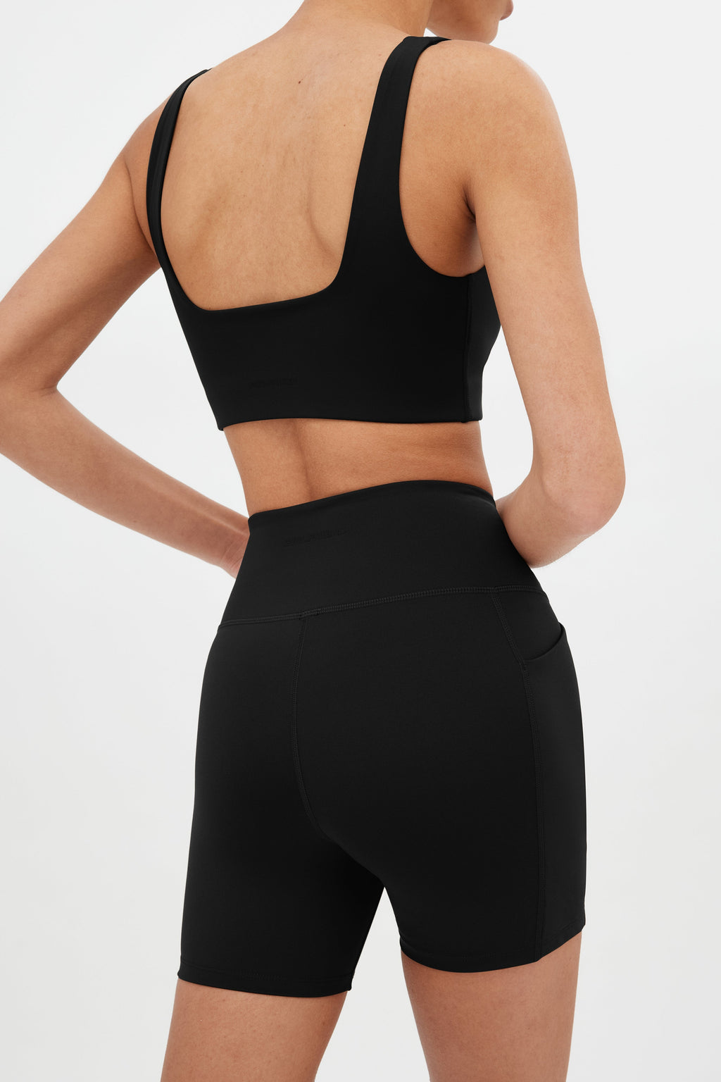 Short de running noir compressif avec poche