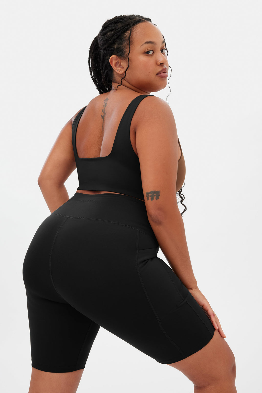 Short cycliste noir taille haute à poches
