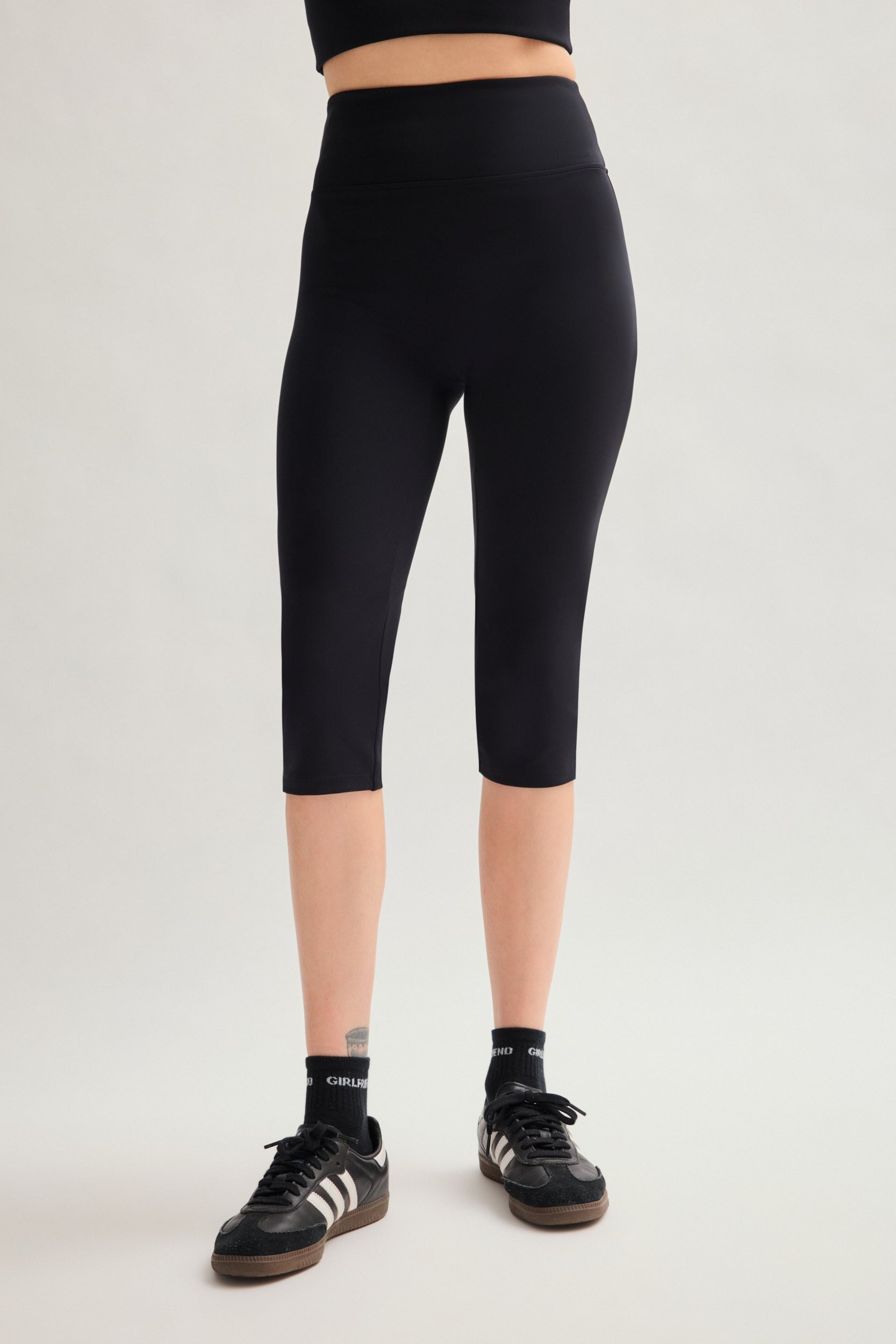 Capri noir taille haute de luxe