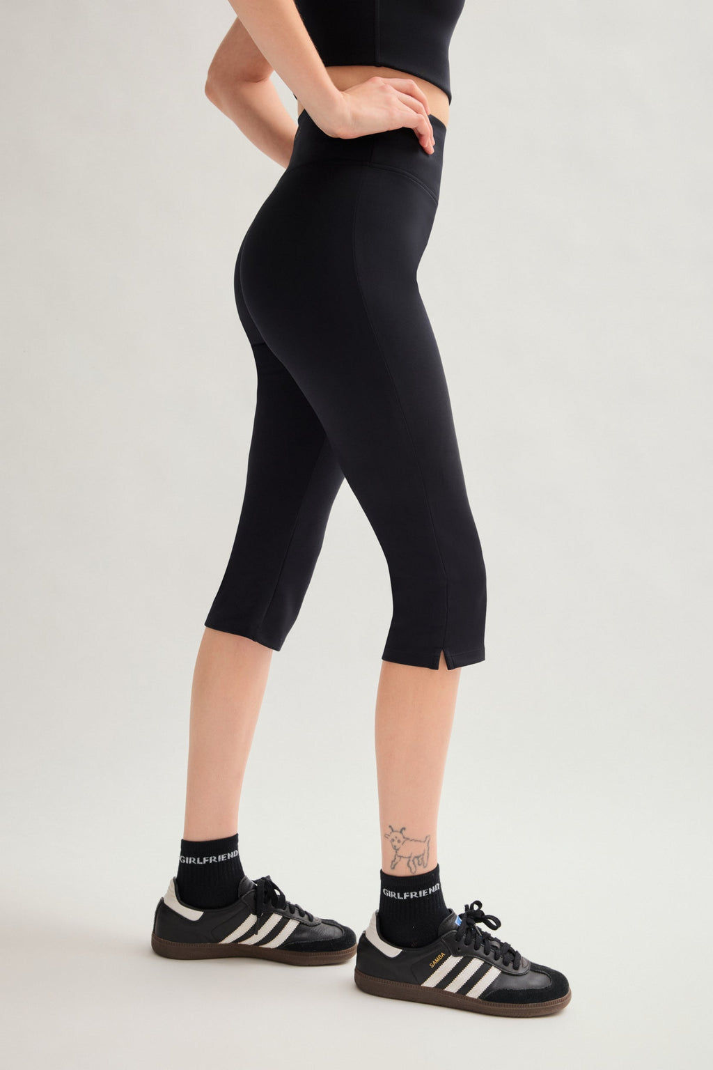 Capri noir taille haute de luxe