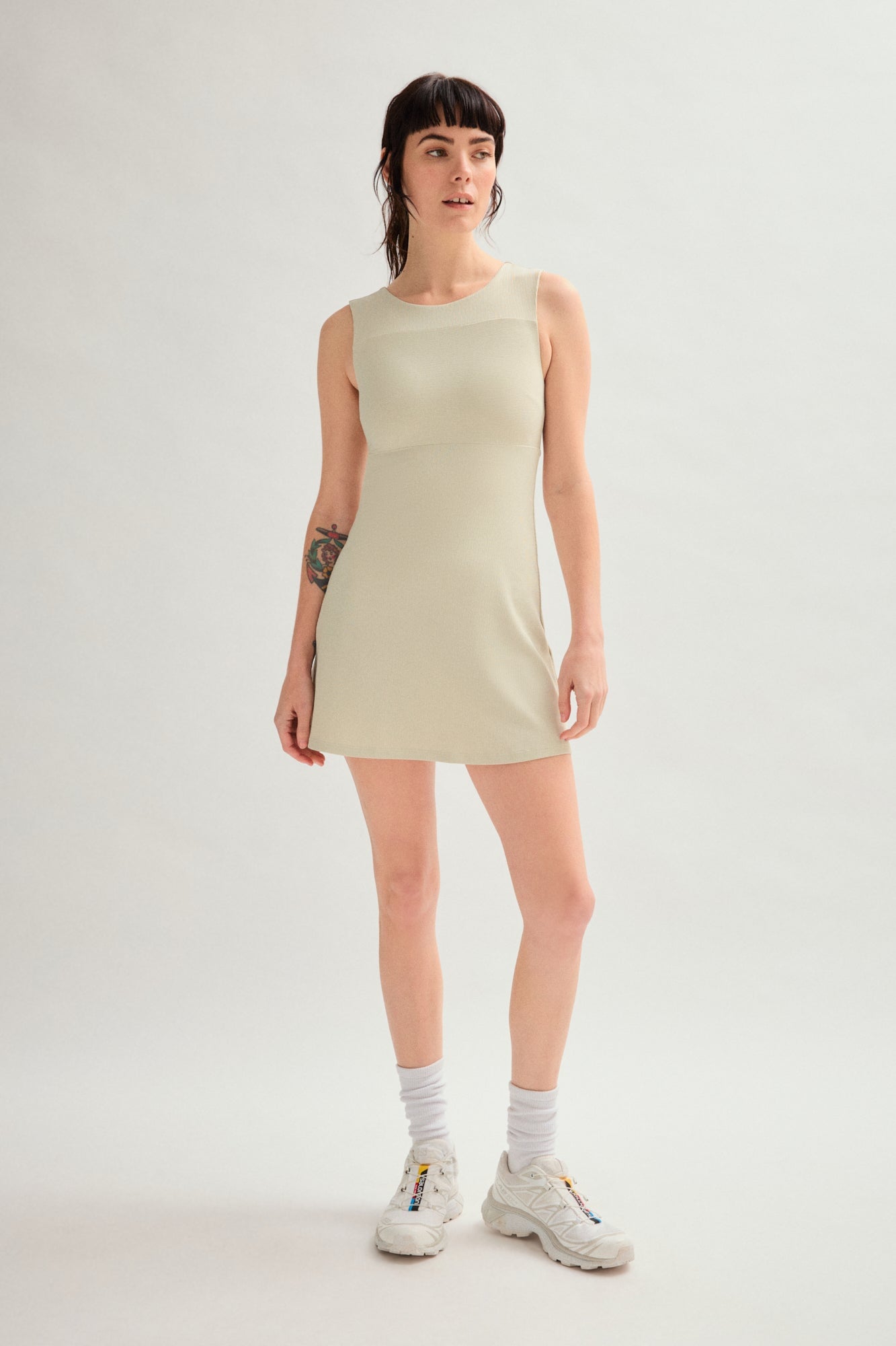 Mini-robe sans manches