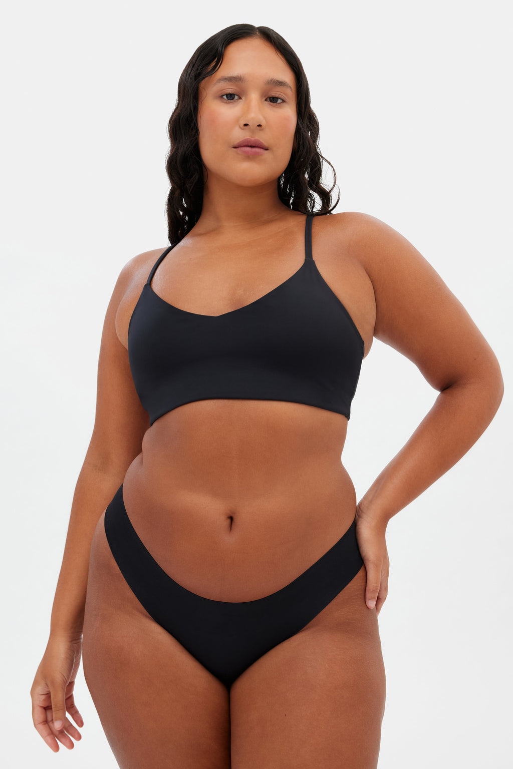 Brassière noire col en V