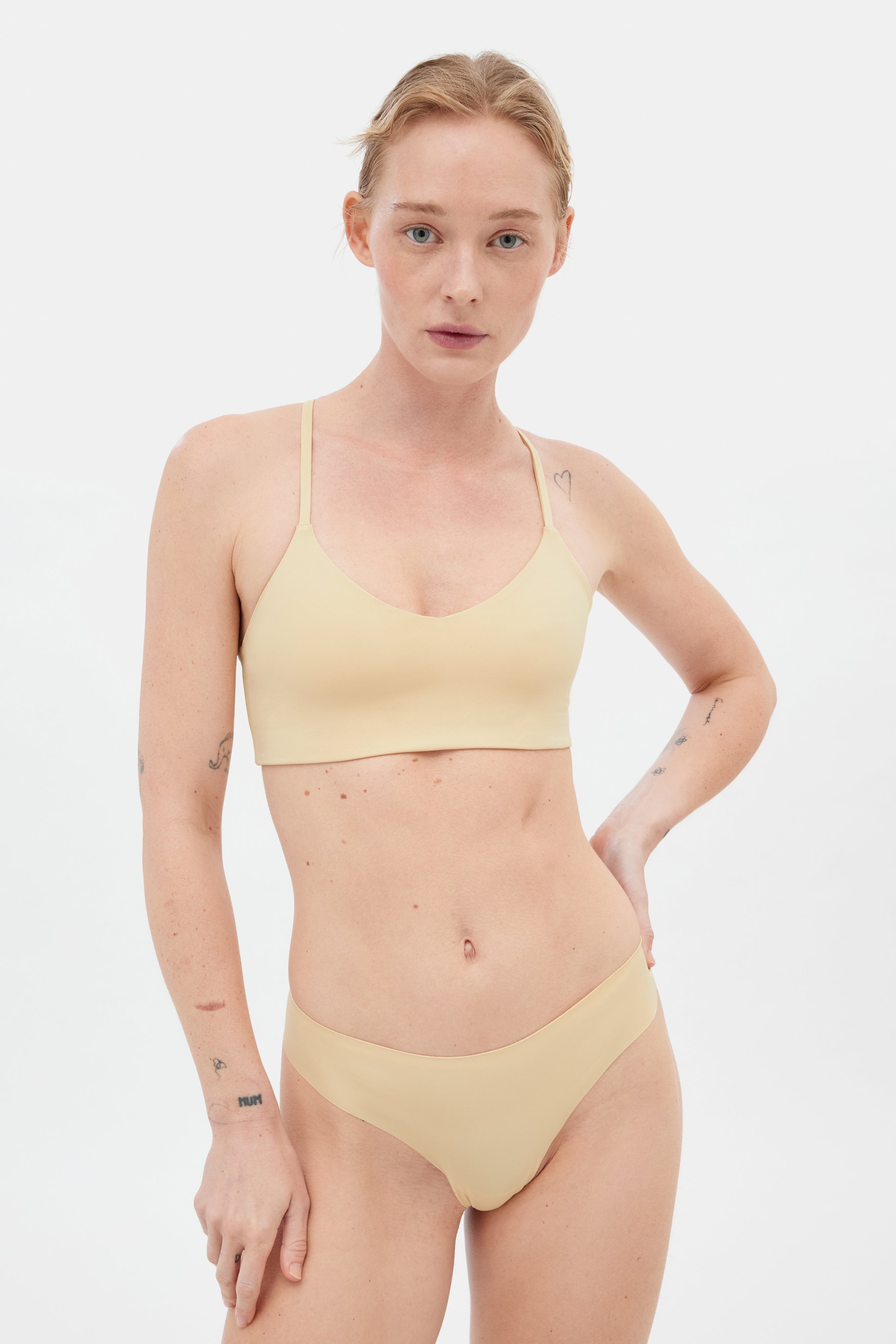 Brassière décolleté en V