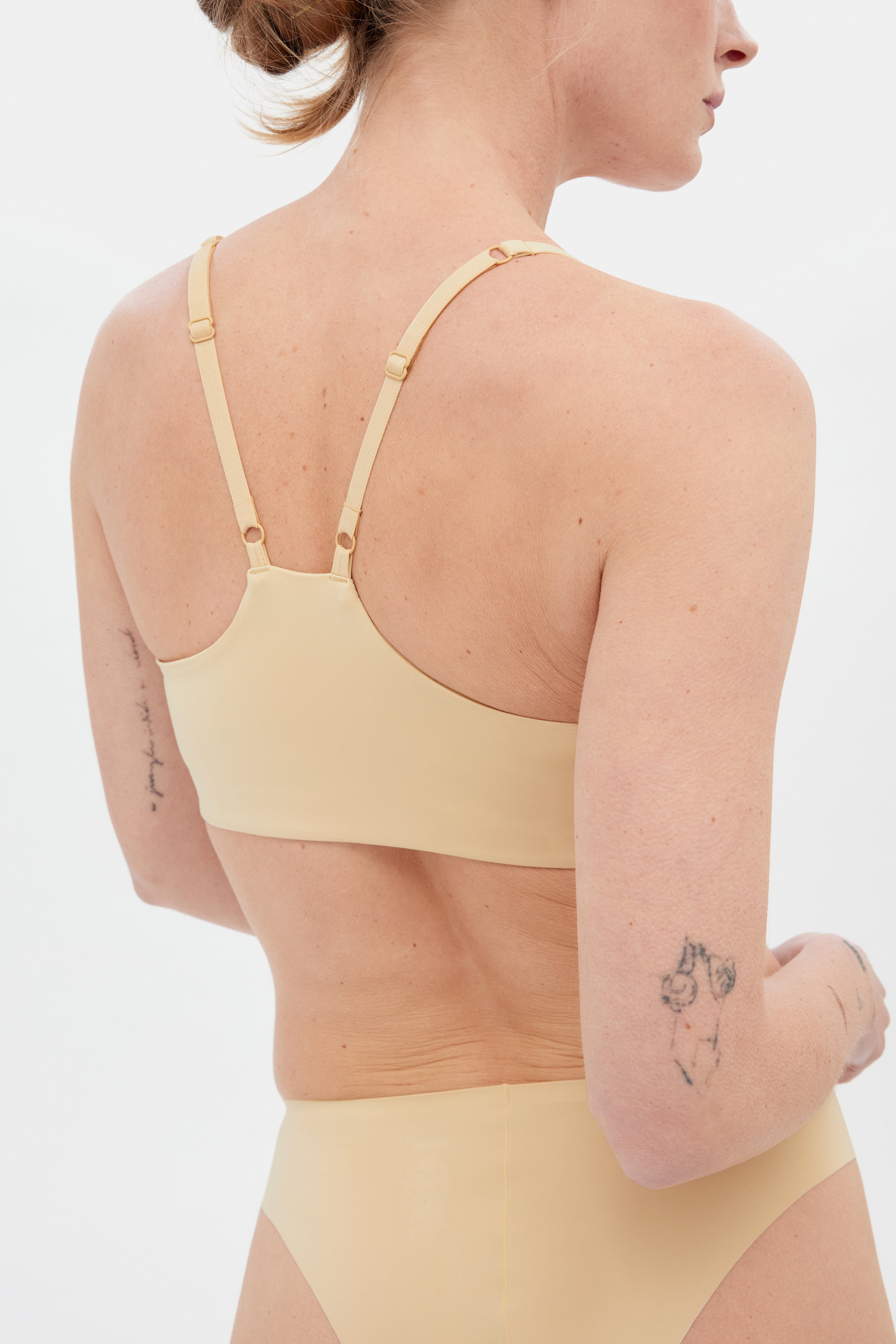 Brassière décolleté en V
